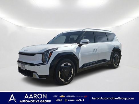 Used 2024 Kia EV9 Land AWD/4WD image 1