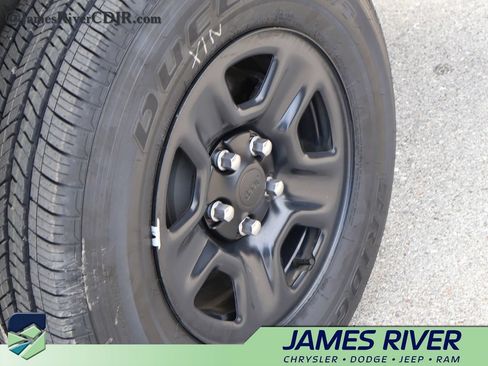 Used 2024 Jeep Gladiator Sport AWD/4WD image 37