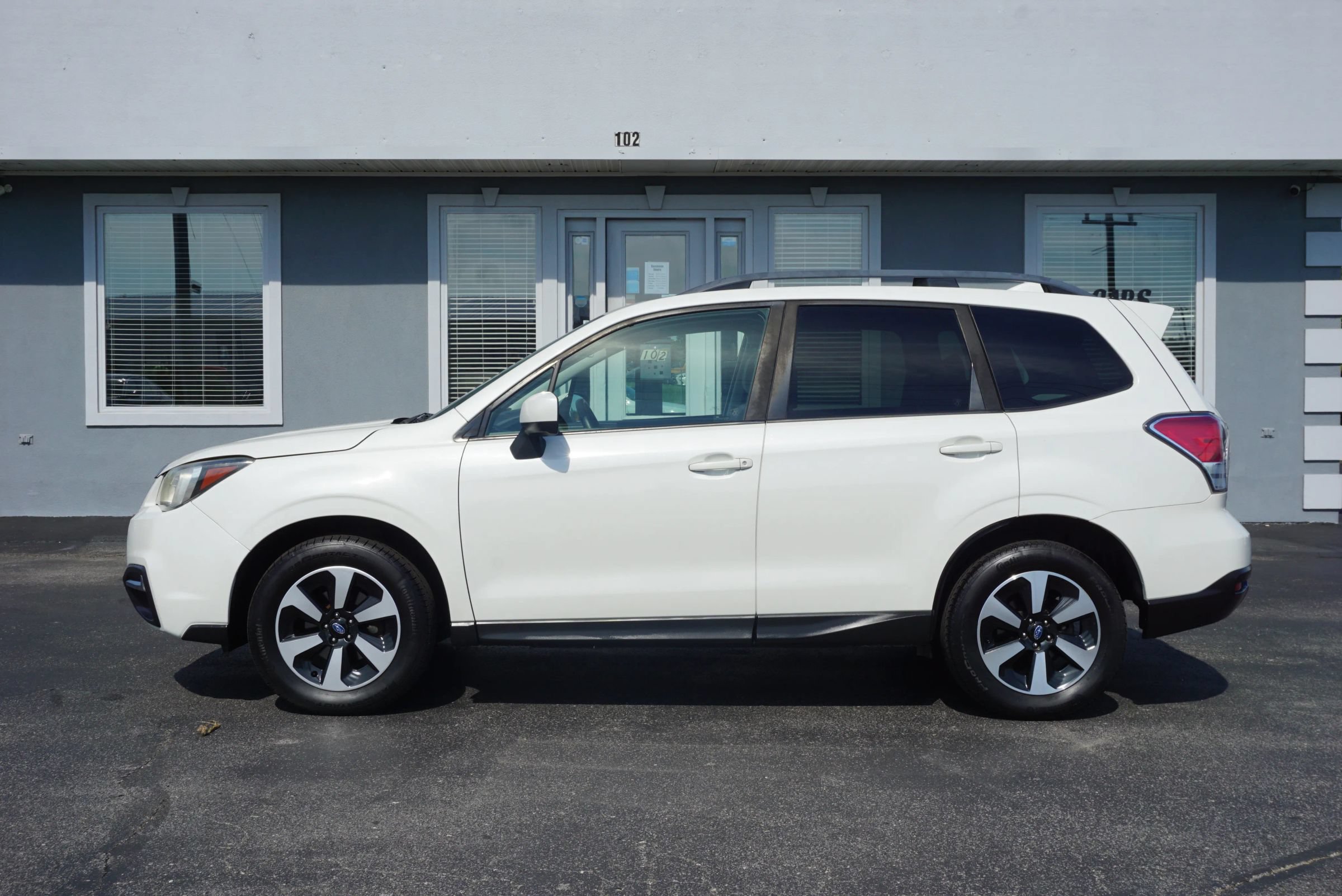 Used 2017 Subaru Forester 2.5i Premium AWD/4WD image 8
