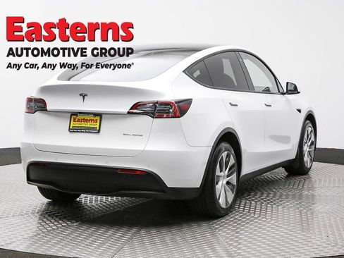 Used 2022 Tesla Model Y Long Range AWD/4WD image 5