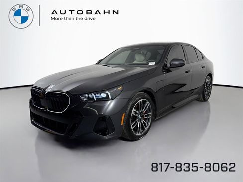 New 2026 BMW 550e xDrive w/ Premium Package image 1