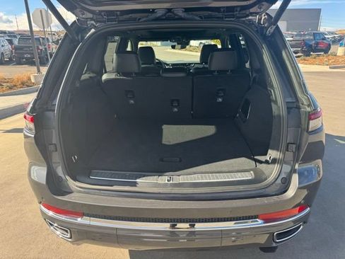 Certified 2025 Jeep Grand Cherokee Overland AWD/4WD image 20