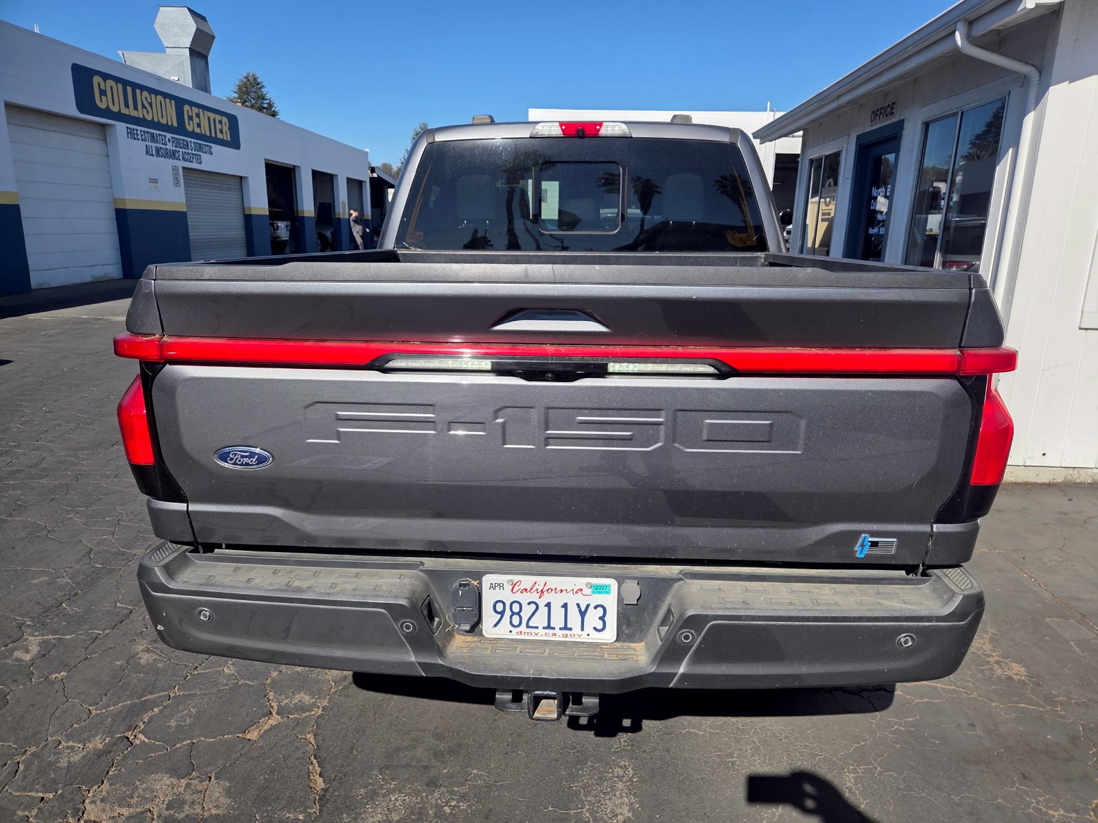 Used 2023 Ford F150 Lightning Lariat AWD/4WD image 5