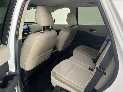 Used 2026 Nissan Pathfinder SL AWD/4WD image 24