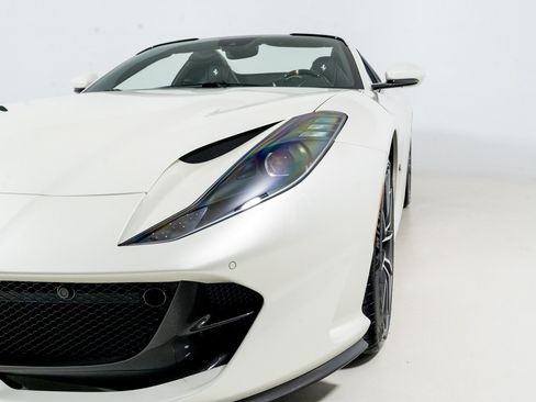 Used 2021 Ferrari 812 GTS RWD image 44