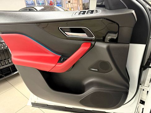 Used 2019 Jaguar F-PACE R-Sport image 9