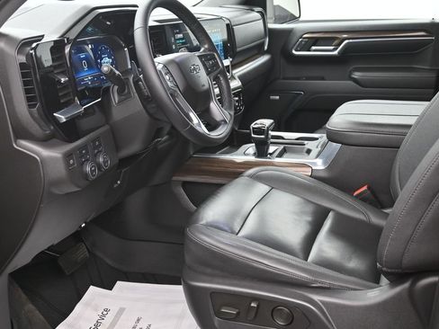 Used 2023 Chevrolet Silverado 1500 RST AWD/4WD image 10