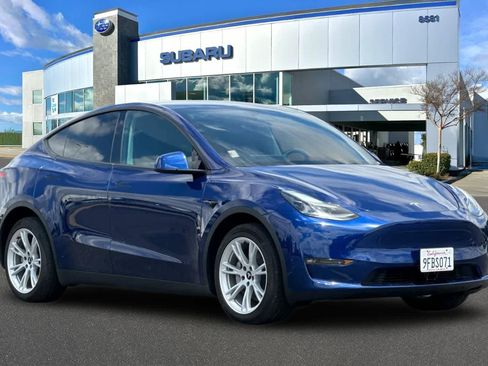Used 2023 Tesla Model Y Long Range AWD/4WD image 5