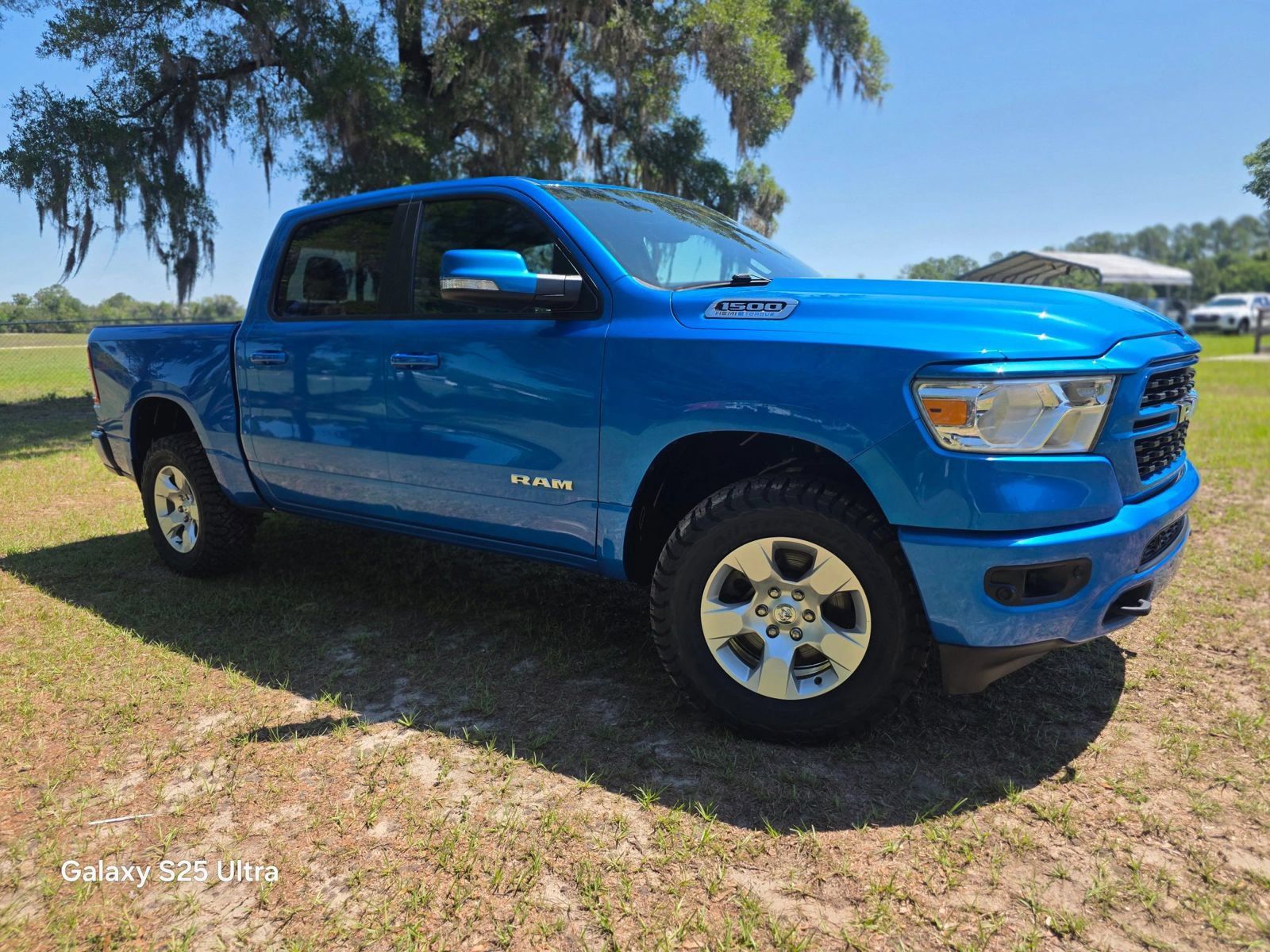 Used 2022 RAM 1500 Big Horn AWD/4WD image 3