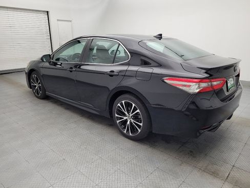 Used 2019 Toyota Camry SE FWD image 3