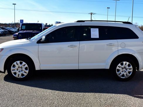 Used 2020 Dodge Journey SE w/ SE Popular Equipment Group image 5