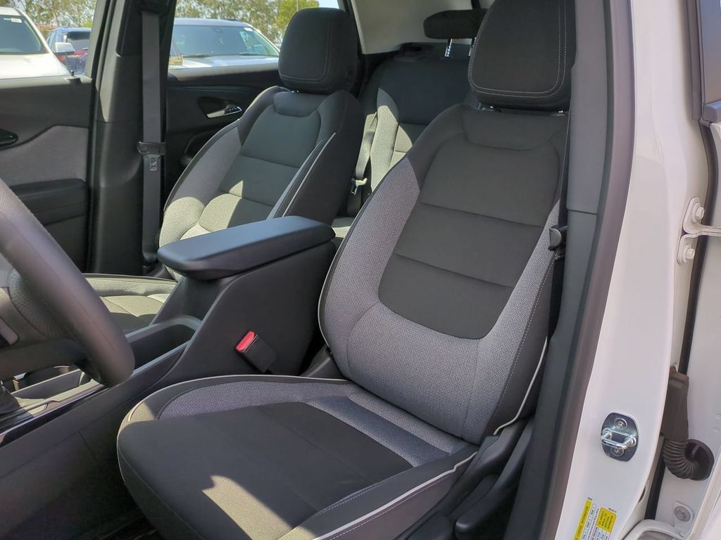 Used 2023 Chevrolet TrailBlazer LS FWD image 18