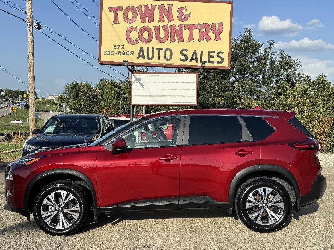Used 2023 Nissan Rogue SV AWD/4WD image 4
