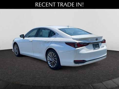 Used 2025 Lexus ES 300h Ultra Luxury w/ Accessory Package (Z1) FWD image 3