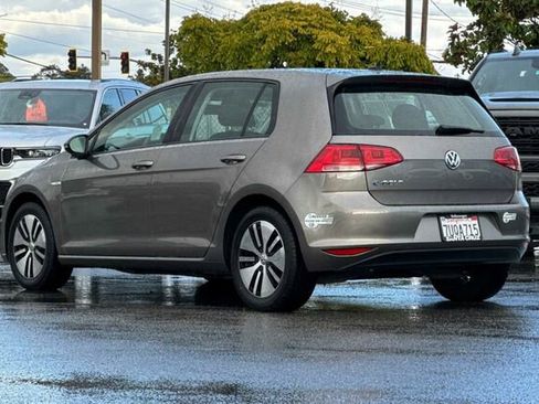 Used 2016 Volkswagen e-Golf SE w/ DC Fast Charging Package image 6