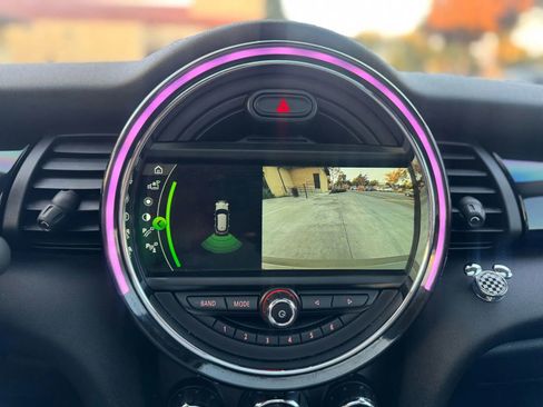 Used 2019 MINI Cooper 4-Door Hardtop w/ Signature Upholstery Package image 20