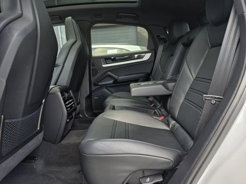 Certified 2026 Porsche Cayenne S AWD/4WD image 22