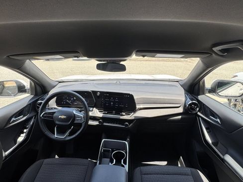 Used 2025 Chevrolet Equinox LT FWD image 32