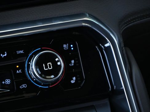 Used 2024 GMC Sierra 2500 Denali w/ Denali Reserve Package image 38