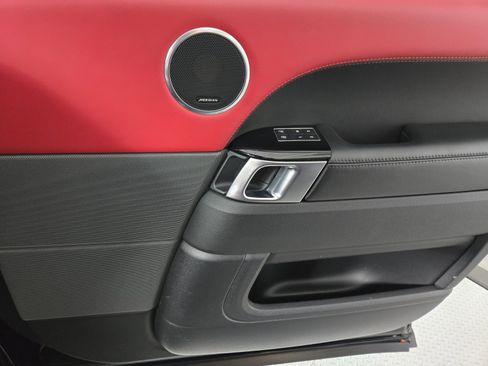 Used 2021 Land Rover Range Rover Sport HST image 19