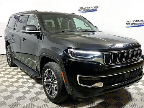 Used 2024 Jeep Wagoneer Series II w/ Flexible Seating Group RWD image 3