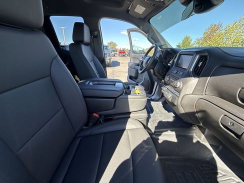 Certified 2025 GMC Sierra 1500 Pro w/ Pro Value Package image 15