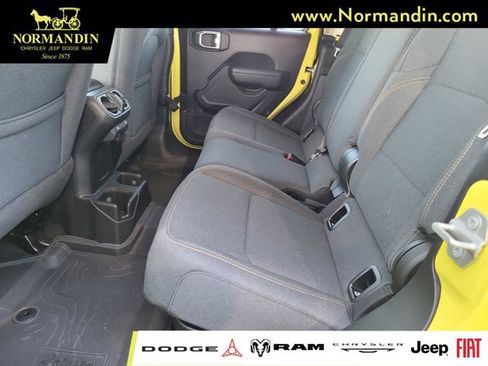 Used 2024 Jeep Gladiator Mojave AWD/4WD image 18