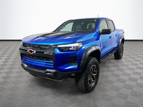 Used 2024 Chevrolet Colorado ZR2 w/ ZR2 Convenience Package III AWD/4WD image 3