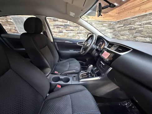 Used 2018 Nissan Sentra SR w/ SR Midnight Edition Package image 28