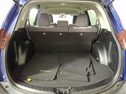 Used 2015 Toyota RAV4 LE image 28