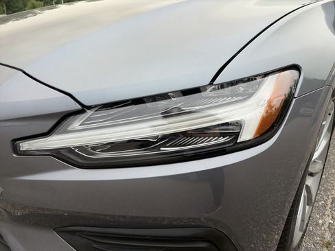 Used 2020 Volvo S60 T5 Momentum w/ Protection Package FWD image 9