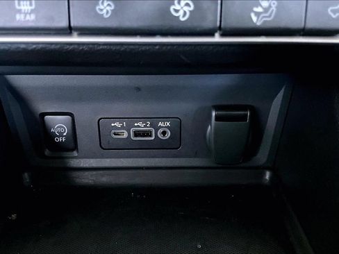 Used 2025 Nissan Sentra SV w/ All-Weather Package FWD image 16