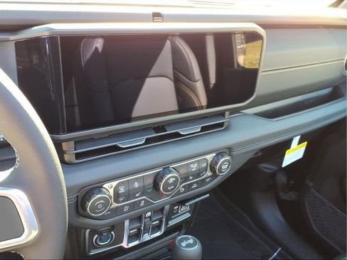 New 2026 Jeep Wrangler Unlimited Sahara AWD/4WD image 8