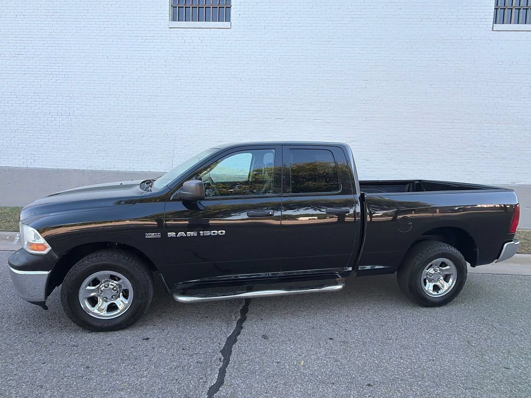 Used 2011 RAM 1500 ST w/ ST Popular Equipment Group AWD/4WD image 2