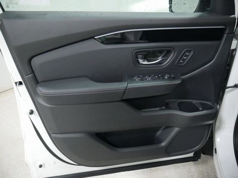 New 2025 Honda Pilot EX-L image 14