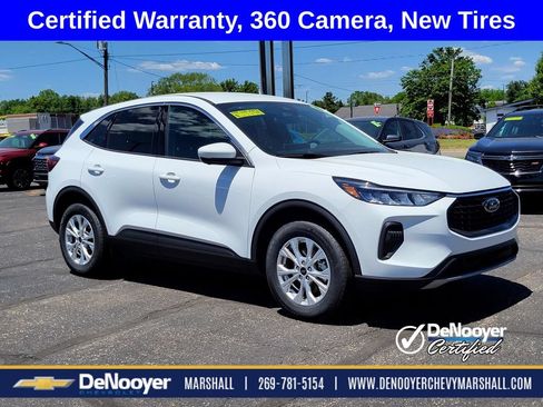 Used 2023 Ford Escape Active w/ Tech Pack #2 AWD/4WD image 2