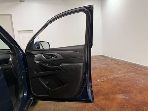 Used 2023 Chevrolet Traverse LT w/ LPO, Floor Liner Package AWD/4WD image 61