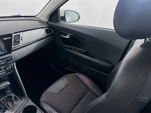 Used 2019 Kia Niro EX image 22