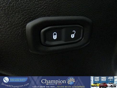 Used 2022 Jeep Gladiator Sport image 23