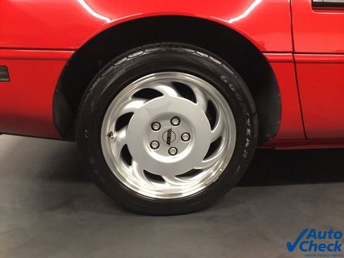 Used 1991 Chevrolet Corvette Coupe image 14