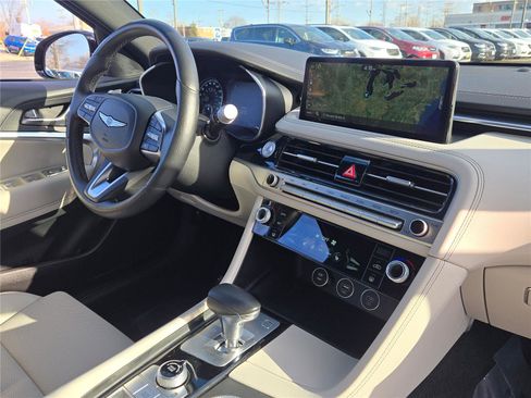 Used 2025 Genesis G70 2.5T image 9