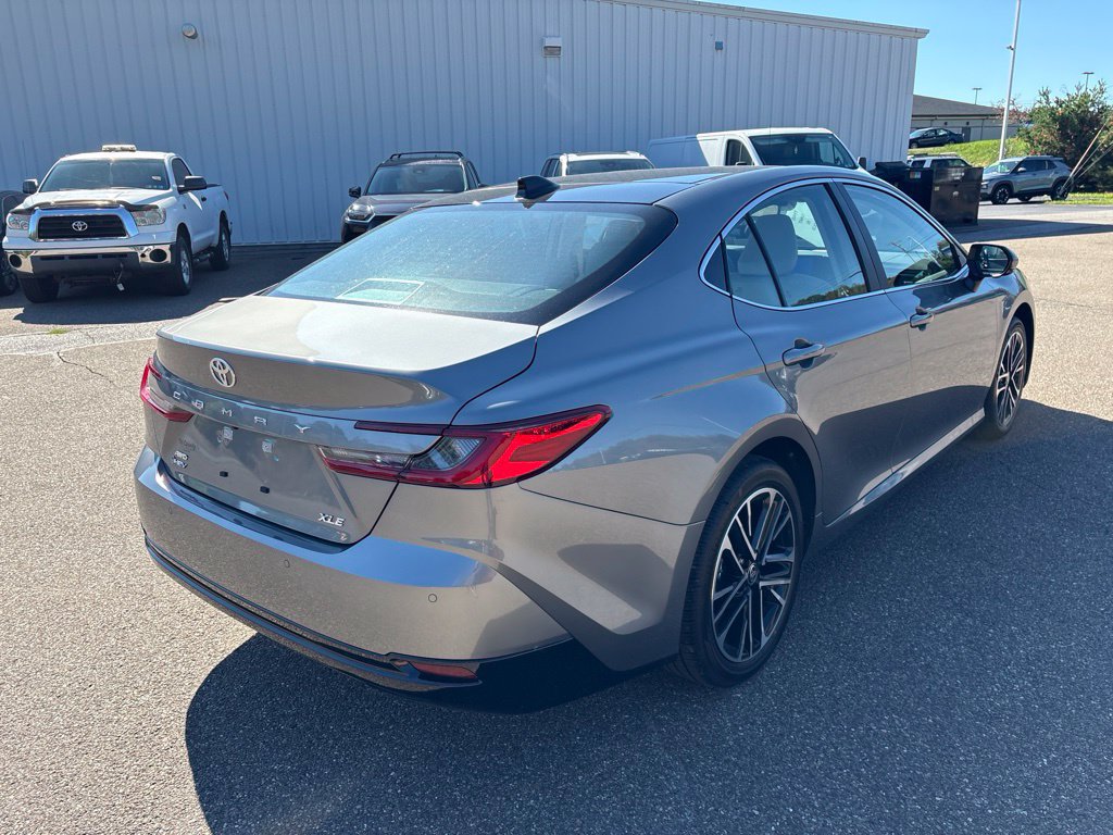 Used 2026 Toyota Camry XLE AWD/4WD image 7
