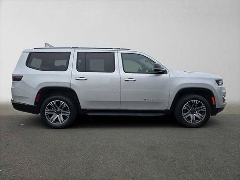 Used 2024 Jeep Wagoneer Series II AWD/4WD image 2