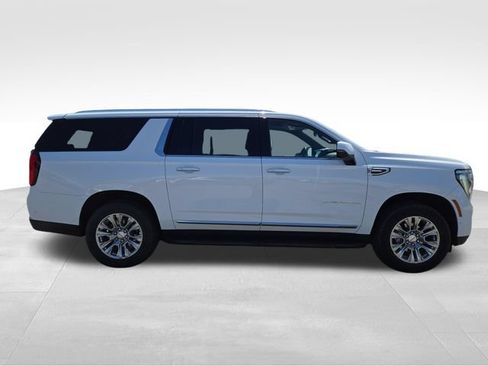 Used 2026 GMC Yukon XL Denali w/ Advanced Technology Package AWD/4WD image 13