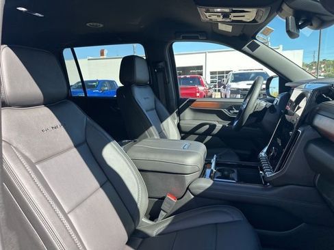 New 2026 GMC Yukon XL Denali w/ LPO, Floor Liner Package AWD/4WD image 29