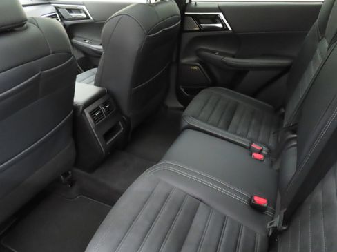New 2026 Mitsubishi Outlander SE FWD image 22