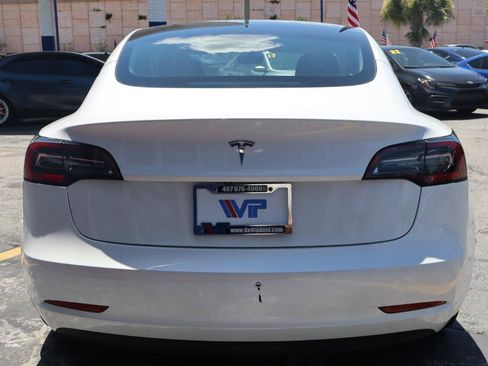 Used 2023 Tesla Model 3 Standard Range RWD image 5