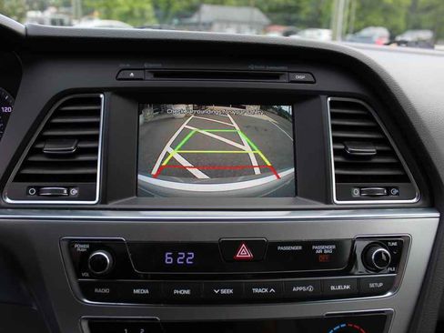 Used 2016 Hyundai Sonata SE FWD image 19