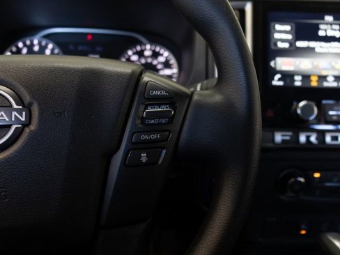 Used 2025 Nissan Frontier SV image 26