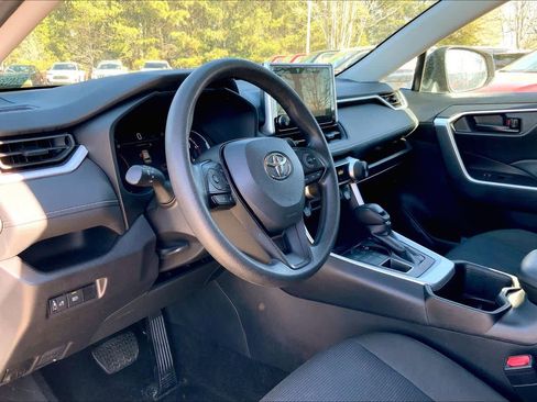 Used 2024 Toyota RAV4 LE image 17